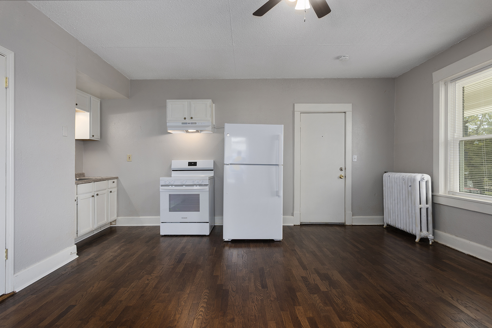 204 E Franklin St - 3