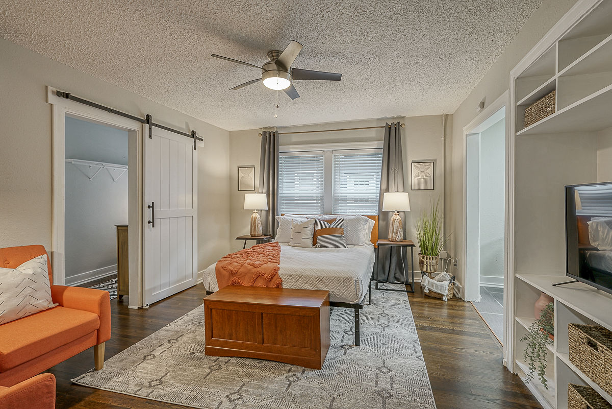 4104 Warwick Blvd - 303